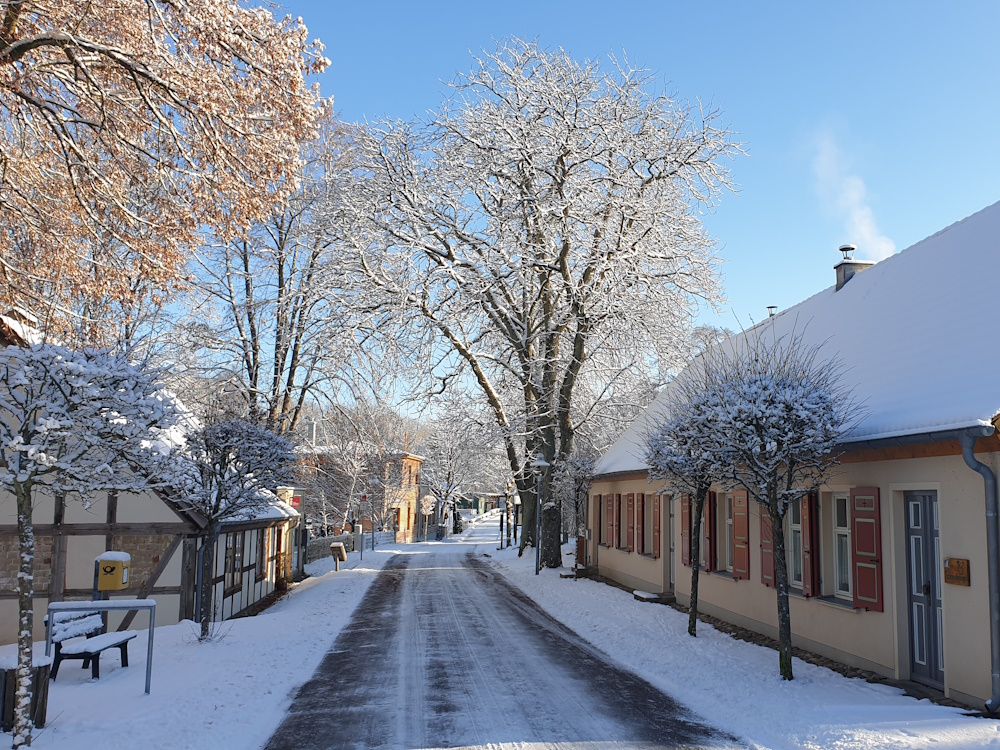 neuglobsow dorfstrasse winter